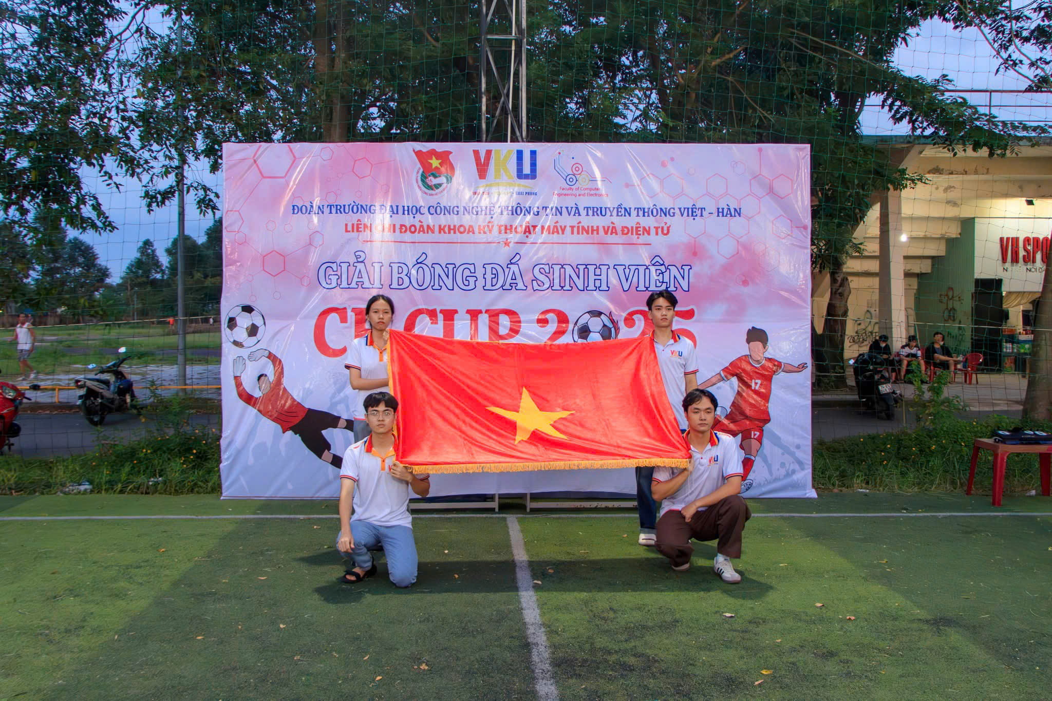Tổ chức hoạt động sinh viên